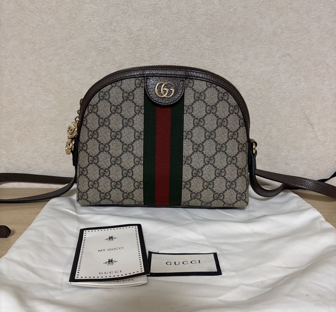 GUCCI �I�t�B�f�B�A 499621 �X���[���V�����_�[�o�b�O�𔃂����܂����I